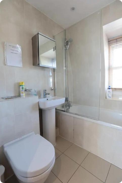 Lovely Private Bedrooms In Euston, Central Лондон Екстериор снимка