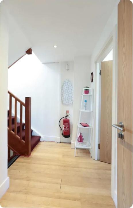 Lovely Private Bedrooms In Euston, Central Лондон Екстериор снимка